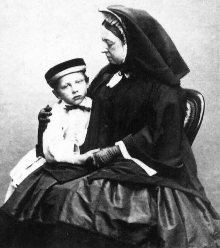 The Past Unfiltered: 36 Rare Historical Photos That Reveal the Human Side of History 69 Queen Victoria of Great Britain with her grandson future Emperor of Germany Kaiser Wilhelm II, 1864