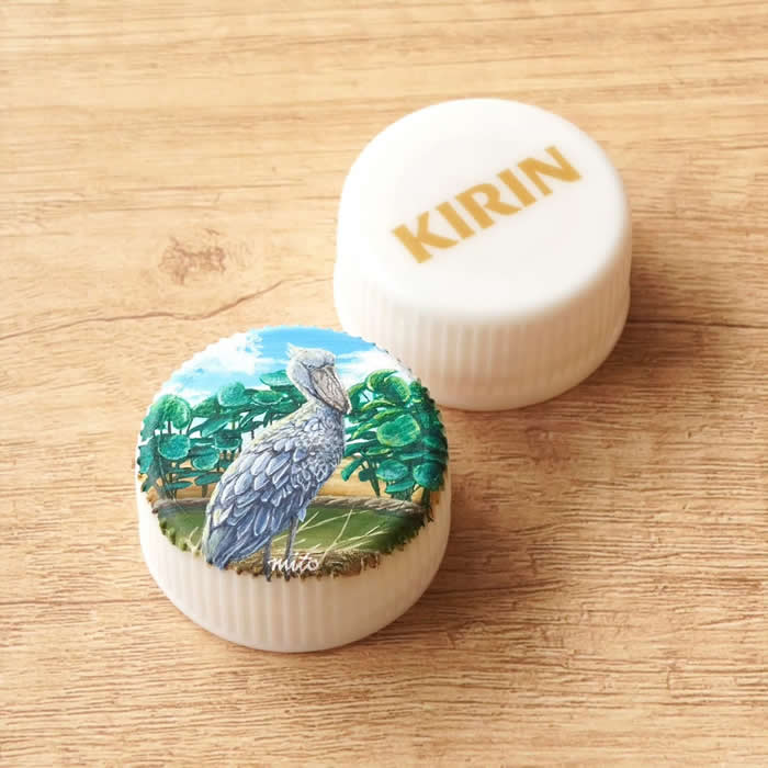 Tiny Worlds: 30 Hyper-Detailed Bottle Cap Paintings by Mito Nishikura That Defy Belief 45 Hyper-Detailed Bottle Cap Paintings by Mito Nishikura