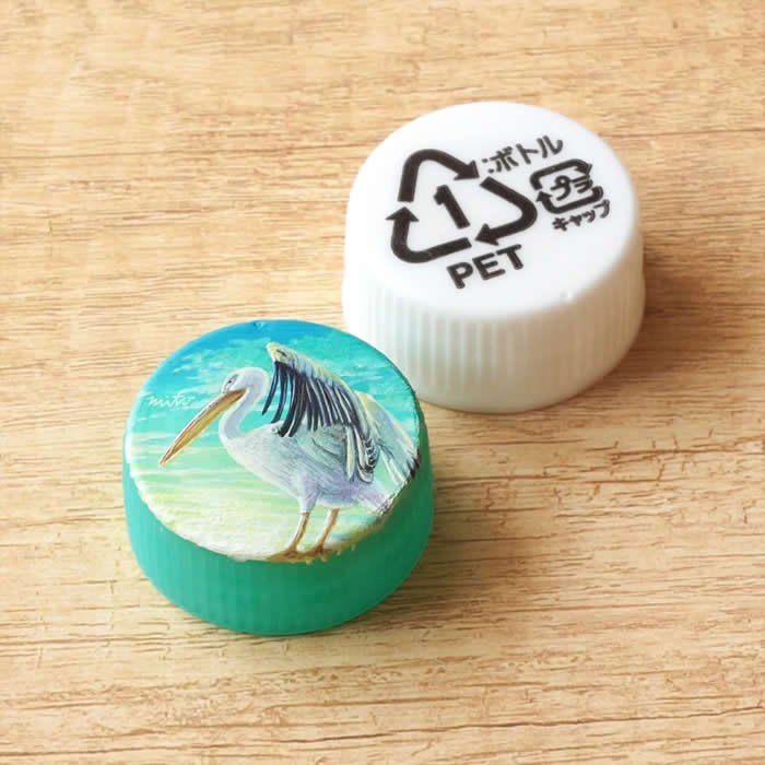 Tiny Worlds: 30 Hyper-Detailed Bottle Cap Paintings by Mito Nishikura That Defy Belief 46 Hyper-Detailed Bottle Cap Paintings by Mito Nishikura