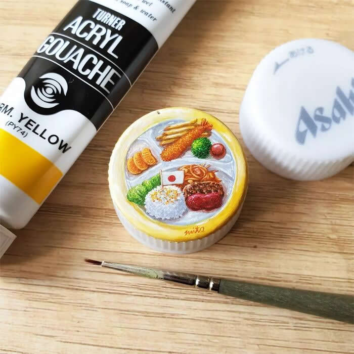 Tiny Worlds: 30 Hyper-Detailed Bottle Cap Paintings by Mito Nishikura That Defy Belief 53 Hyper-Detailed Bottle Cap Paintings by Mito Nishikura