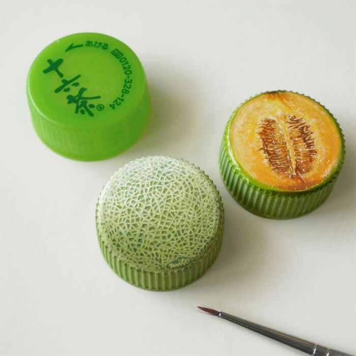 Tiny Worlds: 30 Hyper-Detailed Bottle Cap Paintings by Mito Nishikura That Defy Belief 58 Hyper-Detailed Bottle Cap Paintings by Mito Nishikura