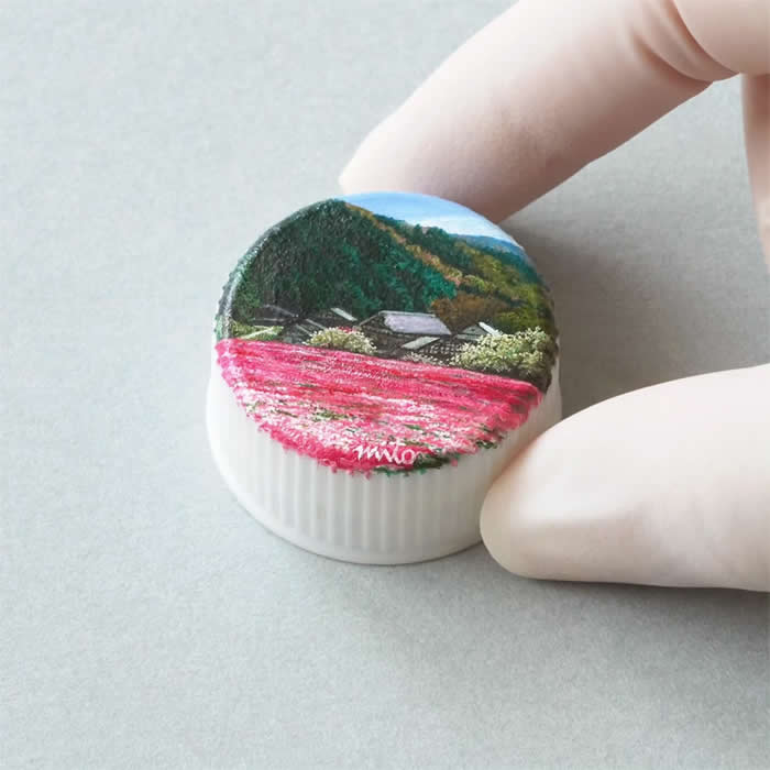 Tiny Worlds: 30 Hyper-Detailed Bottle Cap Paintings by Mito Nishikura That Defy Belief 60 Hyper-Detailed Bottle Cap Paintings by Mito Nishikura