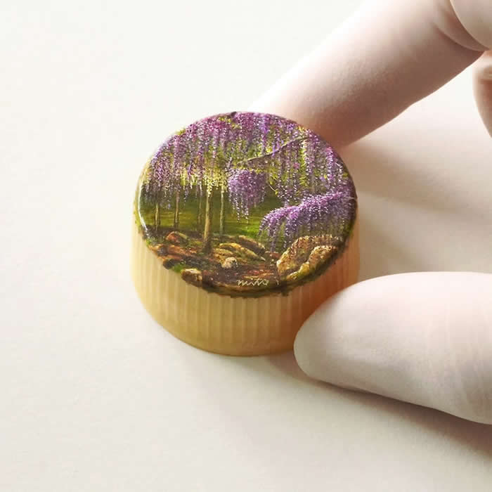 Tiny Worlds: 30 Hyper-Detailed Bottle Cap Paintings by Mito Nishikura That Defy Belief 39 Hyper-Detailed Bottle Cap Paintings by Mito Nishikura
