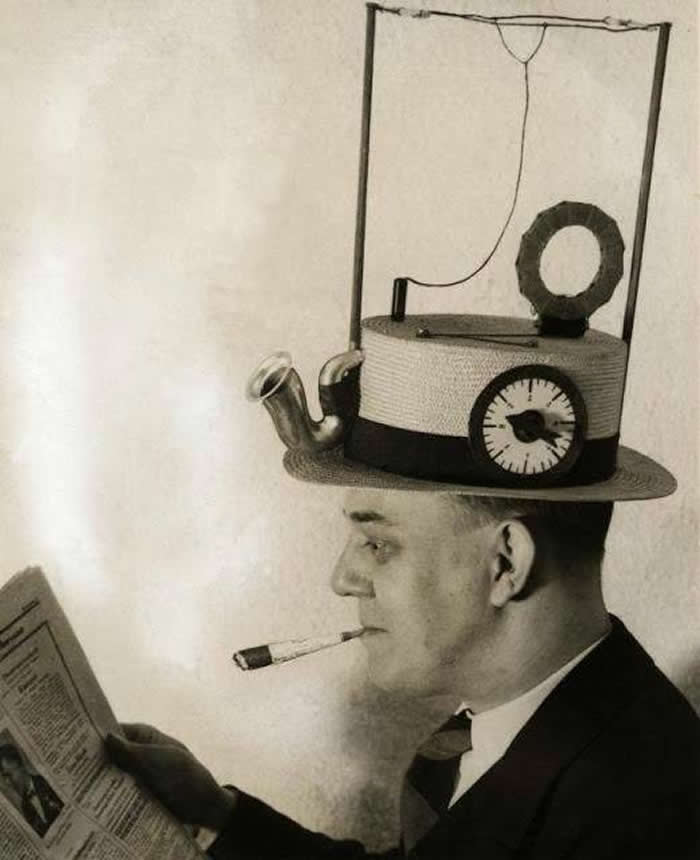 Frozen in Time: 38 Powerful Historical Photos That Bring Forgotten Moments Back to Life 52 A man ahead of his time. Portable radio in a straw hat, made by an American inventor in 1931