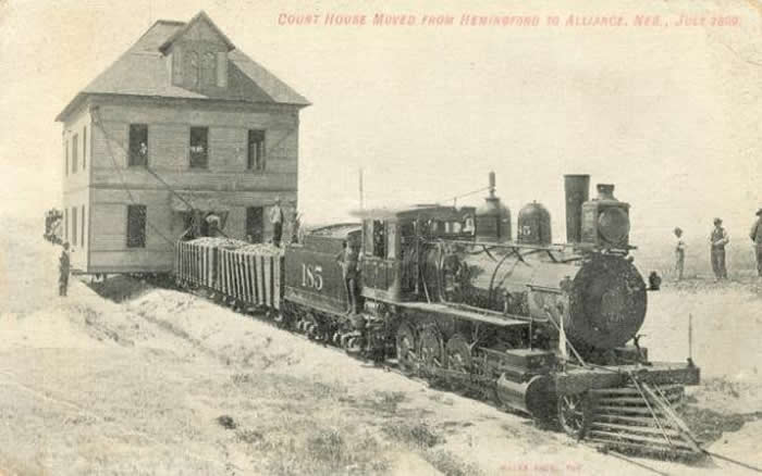 Frozen in Time: 38 Powerful Historical Photos That Bring Forgotten Moments Back to Life 45 City hall moved by train 20 miles from Hemingford to Alliance Nebraska in 1899
