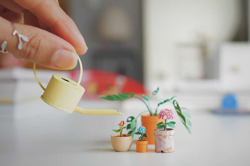 The Magic of Miniatures: 32 Outstanding Artworks by Ana Sofia Casaverde 53 Miniature Artworks by Ana Sofia Casaverde