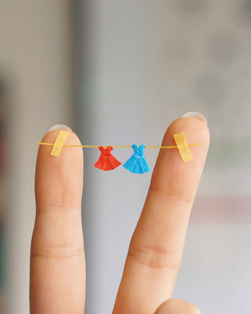The Magic of Miniatures: 32 Outstanding Artworks by Ana Sofia Casaverde 57 Miniature Artworks by Ana Sofia Casaverde