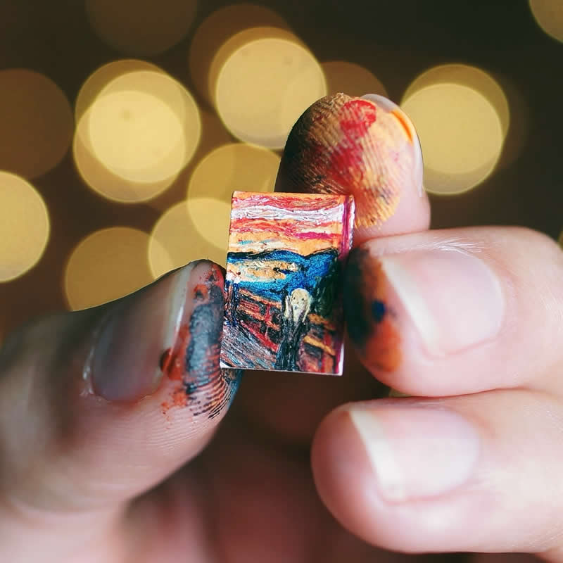 The Magic of Miniatures: 32 Outstanding Artworks by Ana Sofia Casaverde 59 Miniature Artworks by Ana Sofia Casaverde