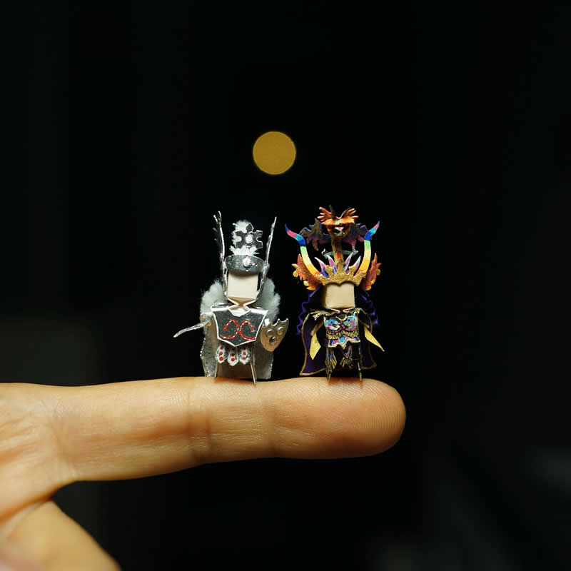 The Magic of Miniatures: 32 Outstanding Artworks by Ana Sofia Casaverde 66 Miniature Artworks by Ana Sofia Casaverde