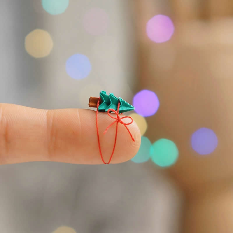 The Magic of Miniatures: 32 Outstanding Artworks by Ana Sofia Casaverde 40 Miniature Artworks by Ana Sofia Casaverde