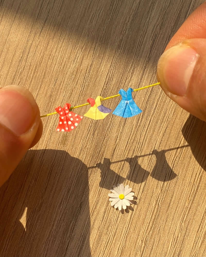 The Magic of Miniatures: 32 Outstanding Artworks by Ana Sofia Casaverde 41 Miniature Artworks by Ana Sofia Casaverde