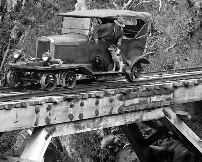 The Past Unfiltered: 34 Rare Historical Photos That Reveal the Human Side of History 63 Car camping in the 1920s
