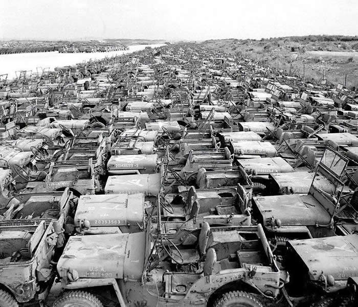The Past Unfiltered: 34 Rare Historical Photos That Reveal the Human Side of History 68 Jeep cemetery, Okinawa, 1945
