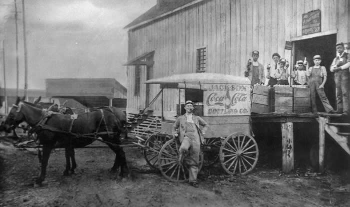 The Past Unfiltered: 34 Rare Historical Photos That Reveal the Human Side of History 37 Coca-Cola delivery wagon. Jackson, Mississippi. c.1900.